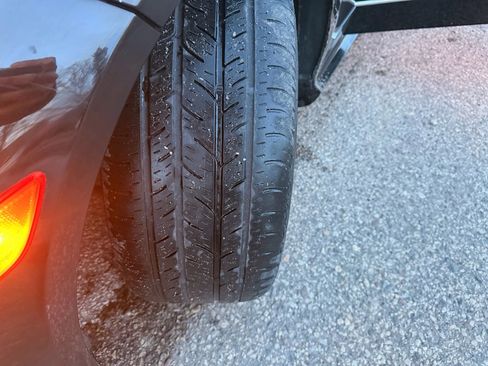 Used 2013 Mercedes-Benz E 350 4MATIC Sedan image 20