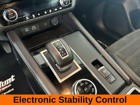 Used 2024 Mitsubishi Outlander SE AWD/4WD image 22