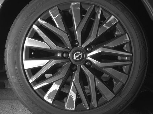 Used 2025 Nissan Altima 2.5 SV FWD image 15