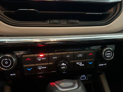 Used 2022 Jeep Compass Limited image 19