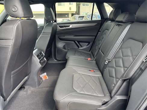 New 2026 Volkswagen Atlas Cross Sport SE image 13