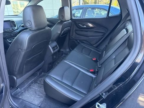 Used 2024 GMC Terrain SLT w/ Tech Package image 8
