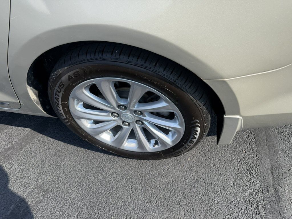 Used 2016 Buick LaCrosse FWD image 14