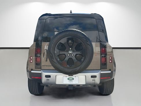 Used 2025 Land Rover Defender 110 S AWD/4WD image 4