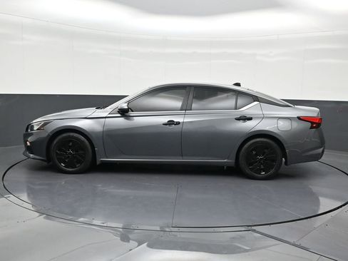 Used 2021 Nissan Altima 2.5 S image 2