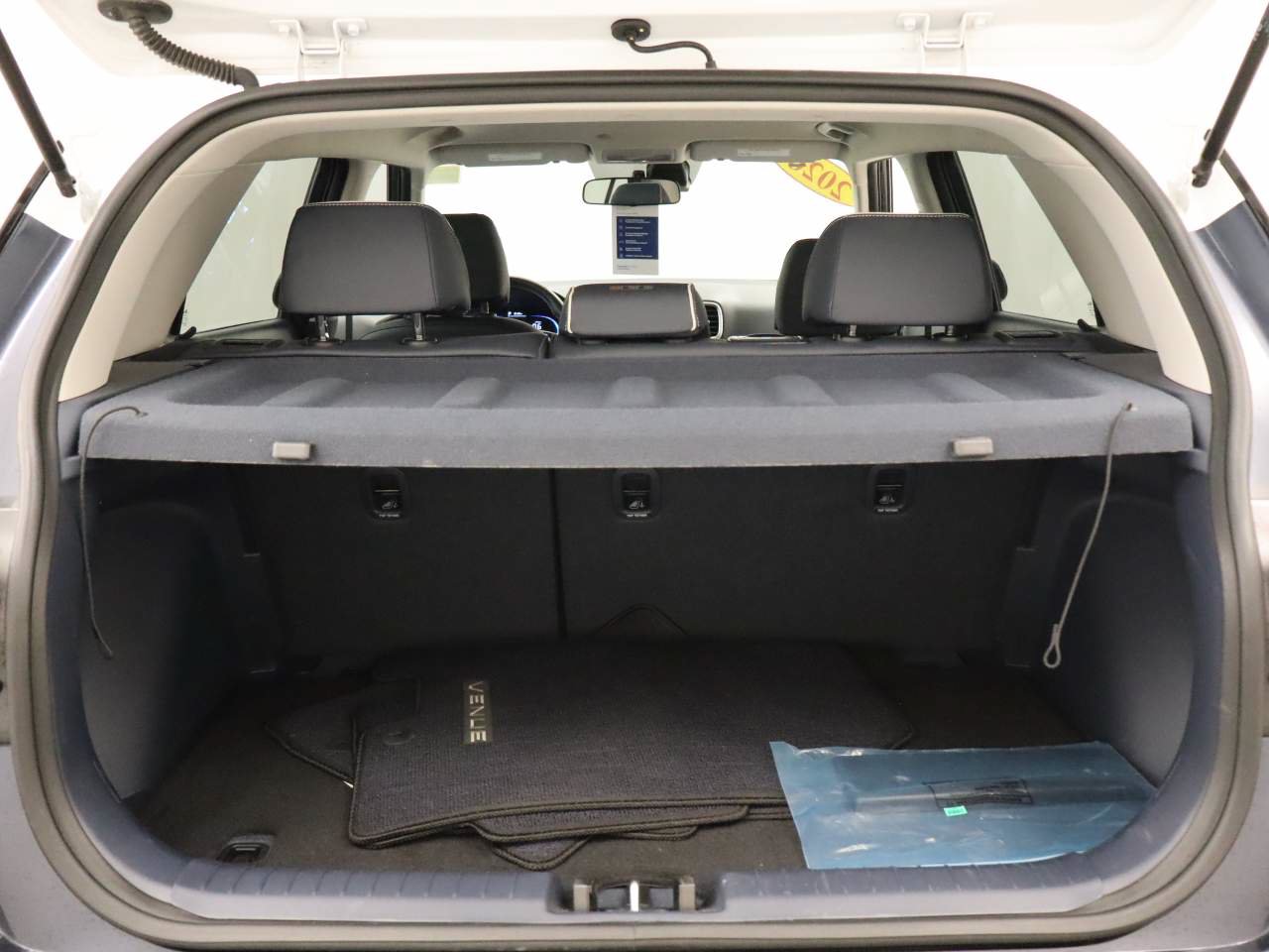 Used 2026 Hyundai Venue SEL FWD image 19