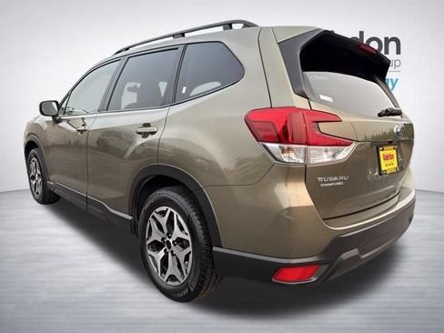 Used 2023 Subaru Forester Premium AWD/4WD image 5