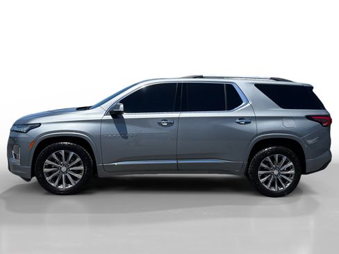 Used 2023 Chevrolet Traverse Premier AWD/4WD image 2