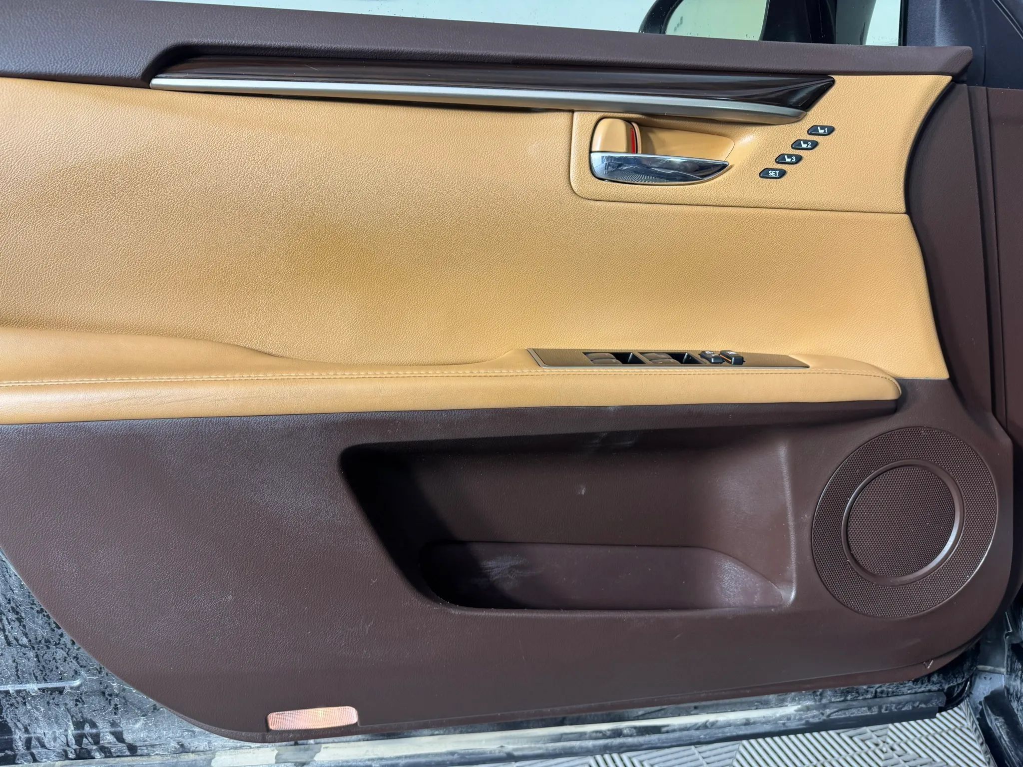 Used 2016 Lexus ES 350 w/ Luxury Package w/Wood Trim FWD image 45