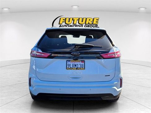 Certified 2024 Ford Edge SE w/ Black Appearance Package image 5