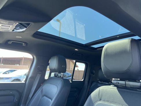 Used 2023 Land Rover Defender 130 X-Dynamic SE image 24