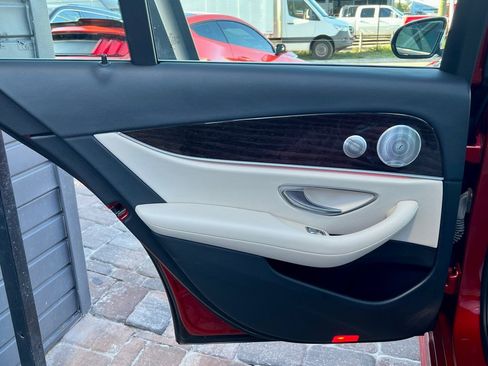 Used 2020 Mercedes-Benz E 450 4MATIC Sedan w/ Parking Assistance Package image 36