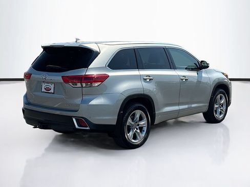 Used 2017 Toyota Highlander Limited AWD/4WD image 5