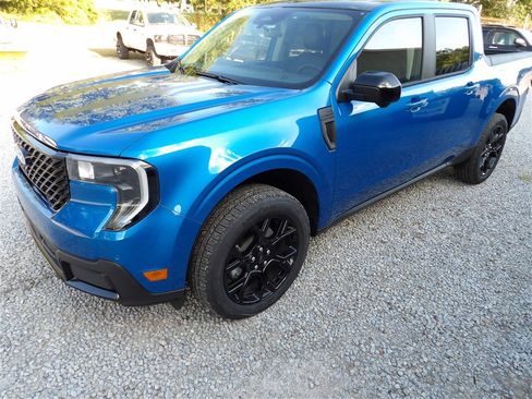 New 2025 Ford Maverick Lariat w/ Black Appearance Package image 29