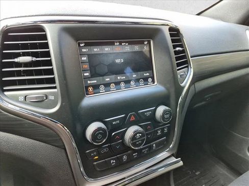 Used 2021 Jeep Grand Cherokee Laredo AWD/4WD image 14