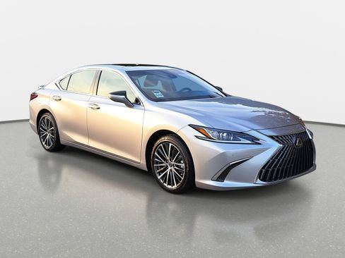 Used 2025 Lexus ES 300h w/ Premium Package image 3