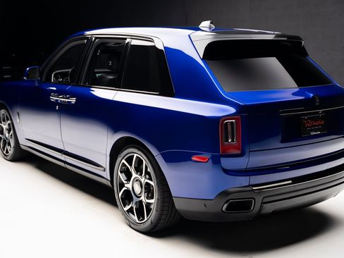 Used 2021 Rolls-Royce Cullinan Black Badge image 23