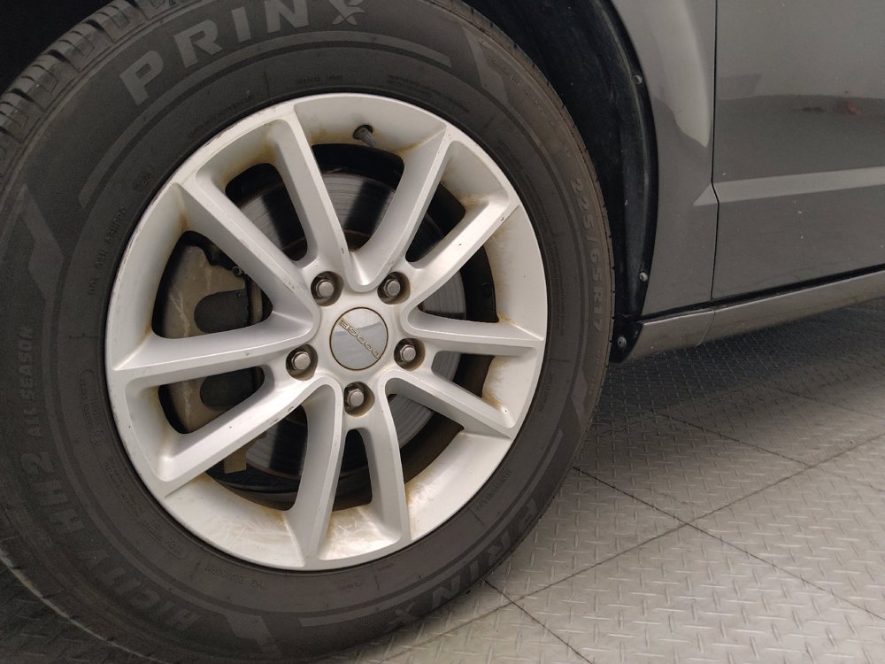 Used 2019 Dodge Grand Caravan SXT FWD image 31