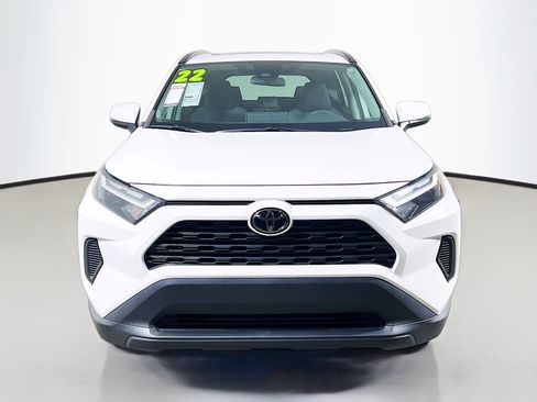 Used 2022 Toyota RAV4 XLE w/ Convenience Package FWD image 11