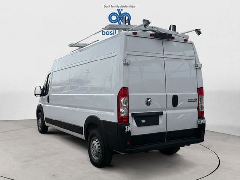 Used 2024 RAM ProMaster 2500 w/ Convenience Group image 3