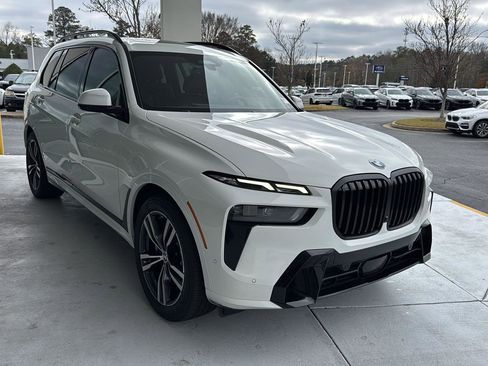 Used 2023 BMW X7 xDrive40i w/ Executive Package image 6