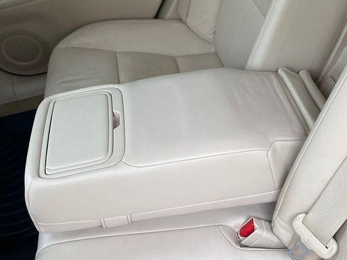 Used 2013 Lexus ES 350 w/ Luxury Pkg FWD image 21