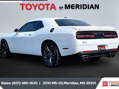 Used 2022 Dodge Challenger R/T RWD image 2