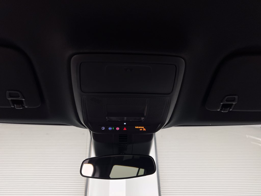 Used 2024 Chevrolet Traverse LT FWD image 70