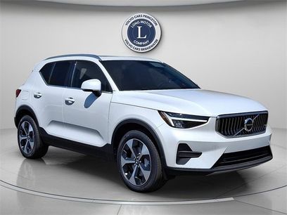 New 2025 Volvo XC40 B5 Core w/ Protection Package Premier