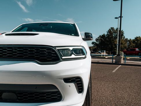 Used 2021 Dodge Durango SRT Hellcat w/ Technology Group AWD/4WD image 10