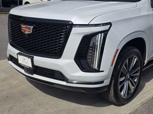 New 2026 Cadillac Escalade ESV Sport w/ LPO, Floor Liner Package RWD image 10