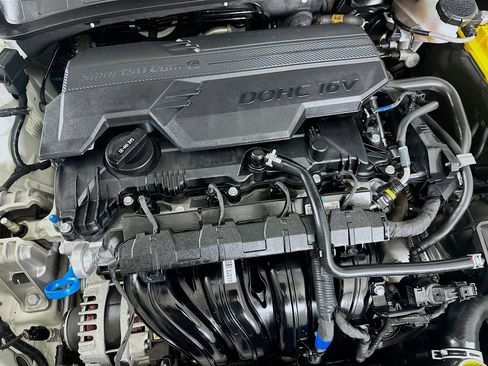 Used 2025 Hyundai Elantra SEL image 34