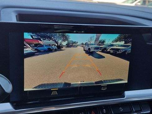 Used 2024 Chevrolet Silverado 2500 LT image 17