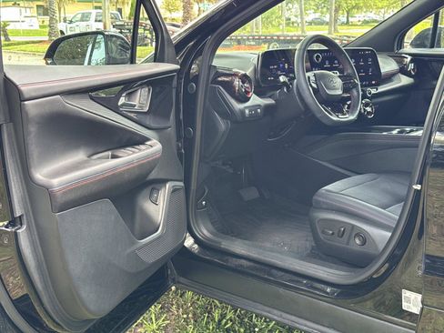 Used 2025 Chevrolet Blazer EV RS AWD/4WD image 13