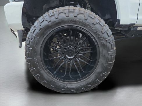 Used 2022 Ford F350 Limited w/ FX4 Off-Road Package image 15