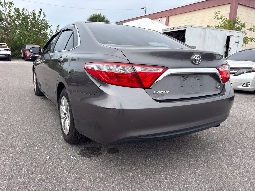 Used 2015 Toyota Camry LE w/ Moonroof Package FWD image 5