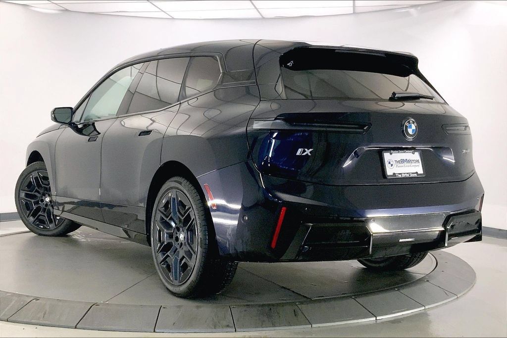 Used 2026 BMW iX xDrive60 AWD/4WD image 9