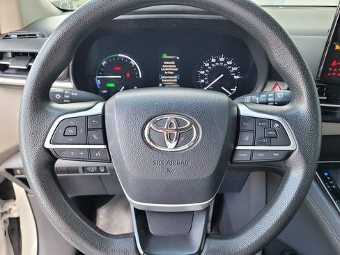 Used 2021 Toyota Sienna LE FWD image 22