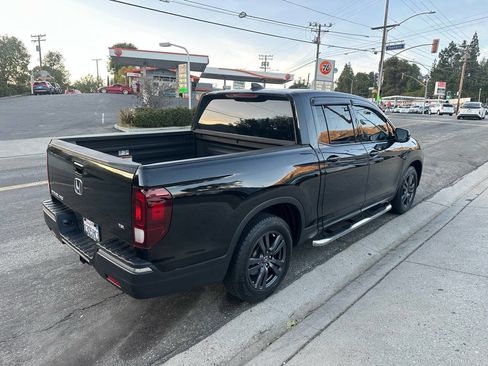 Used 2018 Honda Ridgeline Sport image 7