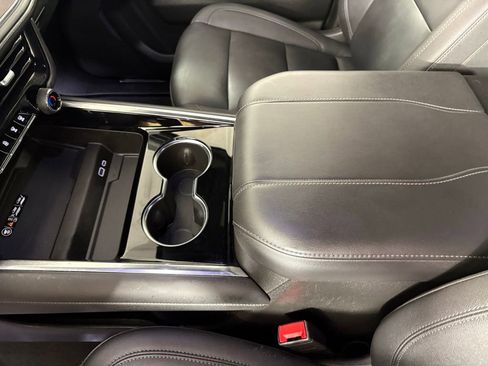 Used 2025 Chevrolet Tahoe LT image 36