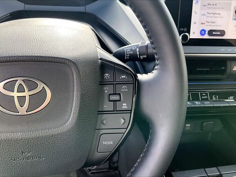 Used 2025 Toyota Prius XLE image 25