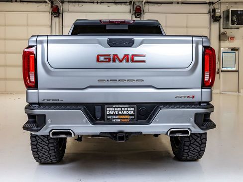 Used 2024 GMC Sierra 1500 AT4 w/ Technology Package AWD/4WD image 8