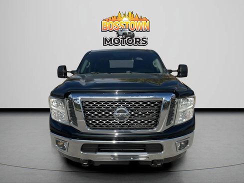 Used 2017 Nissan Titan SV image 2