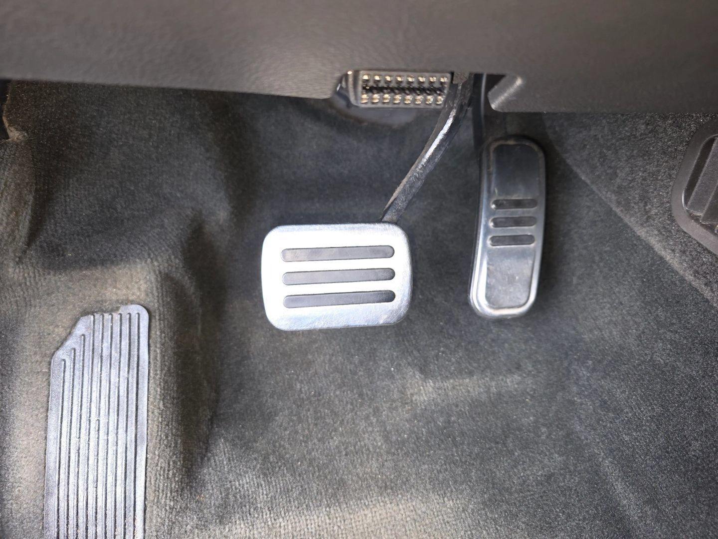 Used 2016 Ford Taurus SHO AWD/4WD image 25