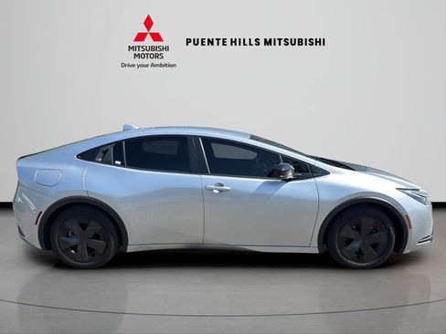 Used 2023 Toyota Prius Prime FWD image 4
