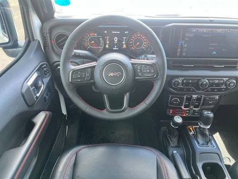 Used 2024 Jeep Wrangler Unlimited Rubicon AWD/4WD image 12