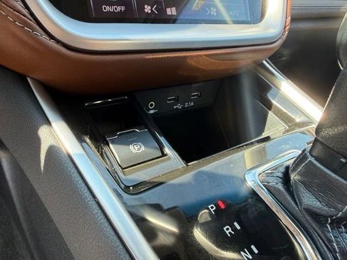 Used 2020 Subaru Outback Touring AWD/4WD image 25