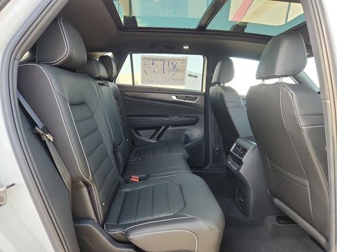 New 2026 Volkswagen Atlas Cross Sport SEL R-Line image 14