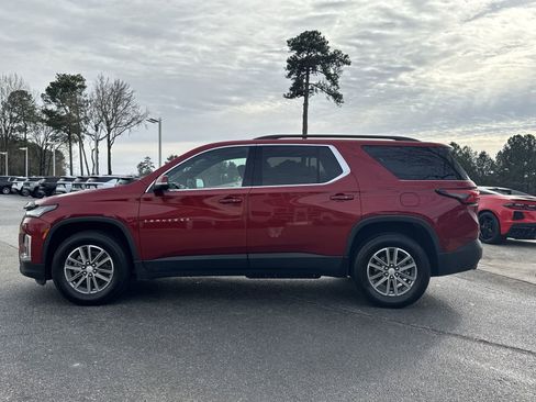 Used 2023 Chevrolet Traverse LT w/ Rear Camera Mirror Package image 7