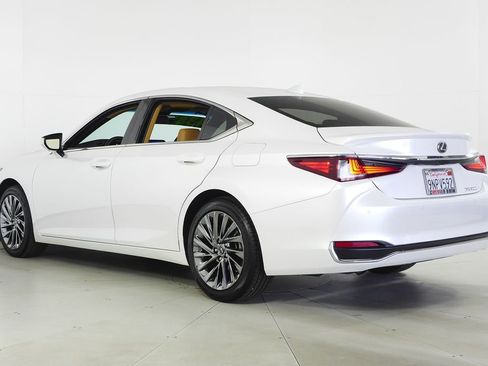 Used 2024 Lexus ES 300h 300h Luxury image 9